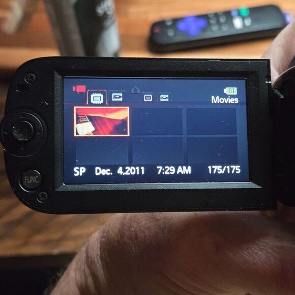 Canon Vixia HF R11 32 GB Camcorder TESTED WORKING 20x Zoom 3.0-60.0 mm Black C1 - Picture 3 of 16